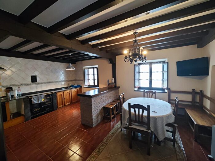 Casas en venta y pisos alquiler - 2
