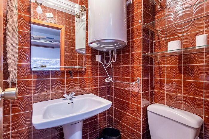 Casas en venta y pisos alquiler - 3