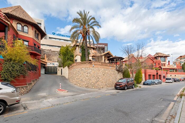Casa en venta en Genil, Crta De la Sierra de 4 habitaciones