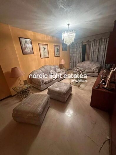 Piso en venta en Carretera de Cádiz, Parque Ayala Jardín de la Abadía Huelín de 4 habitaciones