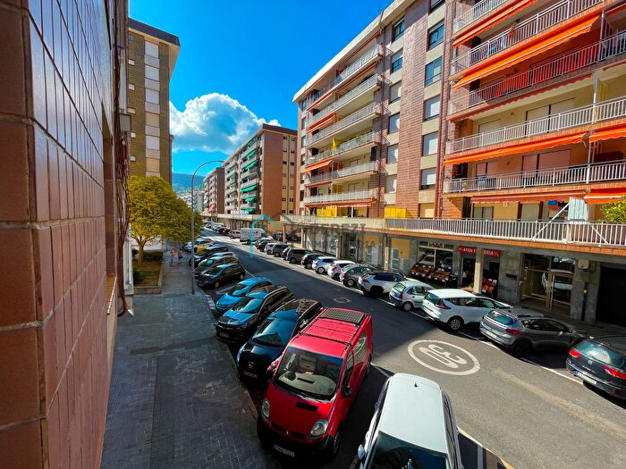 Casas en venta y pisos alquiler - 3