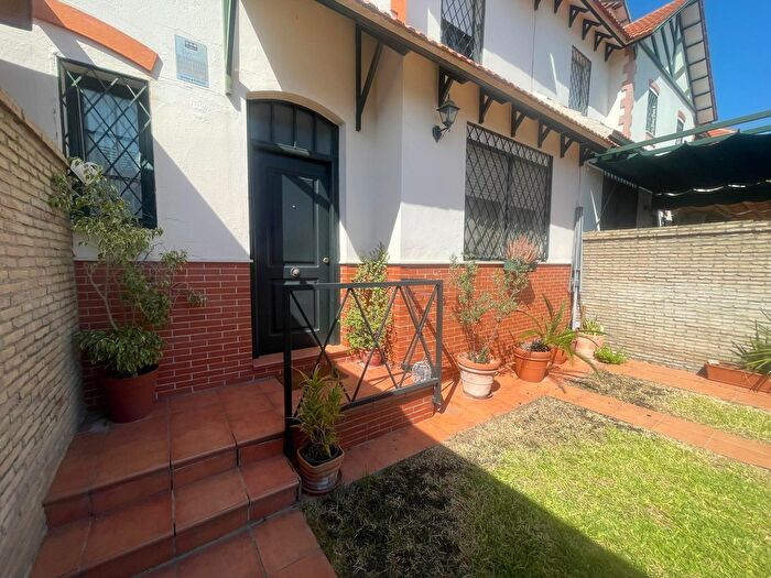 Casas en venta y pisos alquiler - 1