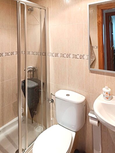 Casas en venta y pisos alquiler - 3