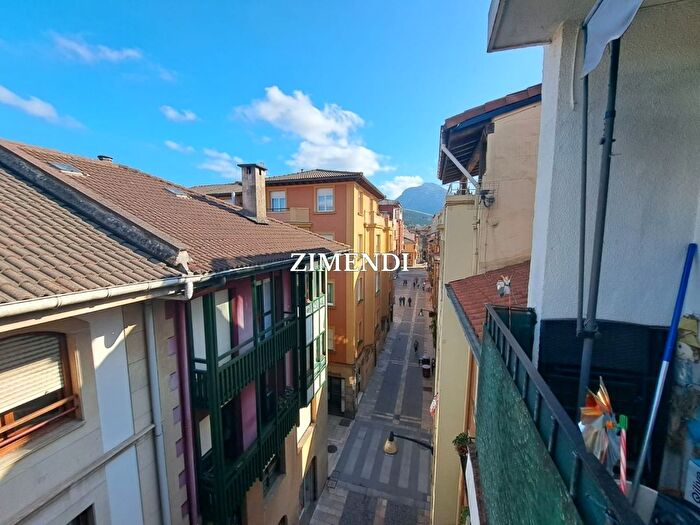 Casas en venta y pisos alquiler - 1