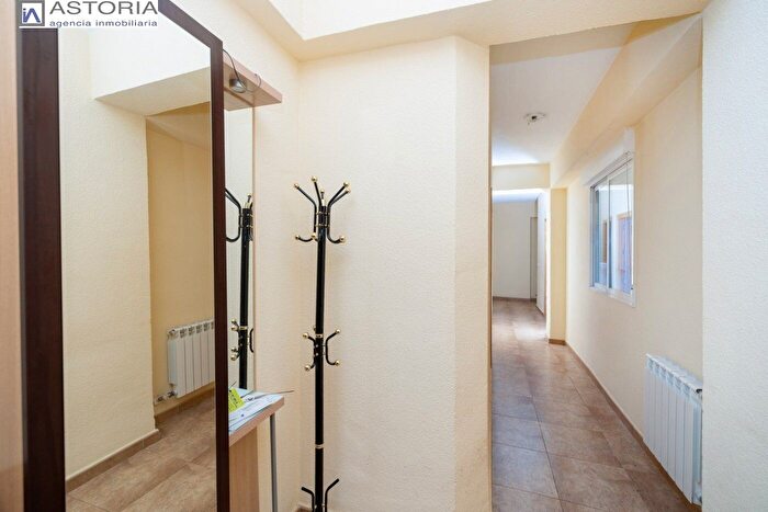 Casas en venta y pisos alquiler - 1