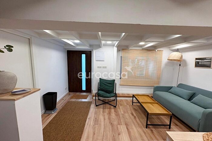 Casas en venta y pisos alquiler - 2