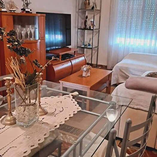 Casas en venta y pisos alquiler - 1