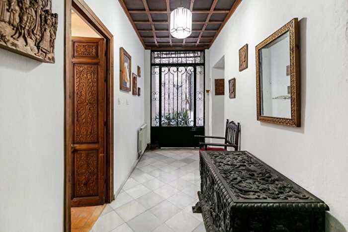 Casas en venta y pisos alquiler - 1