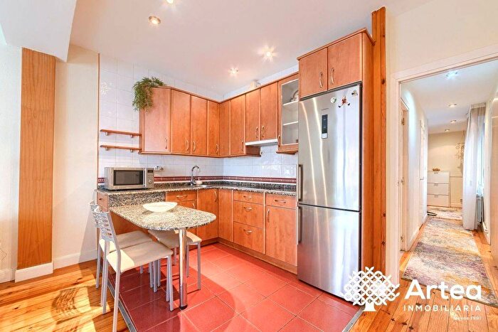 Casas en venta y pisos alquiler - 3