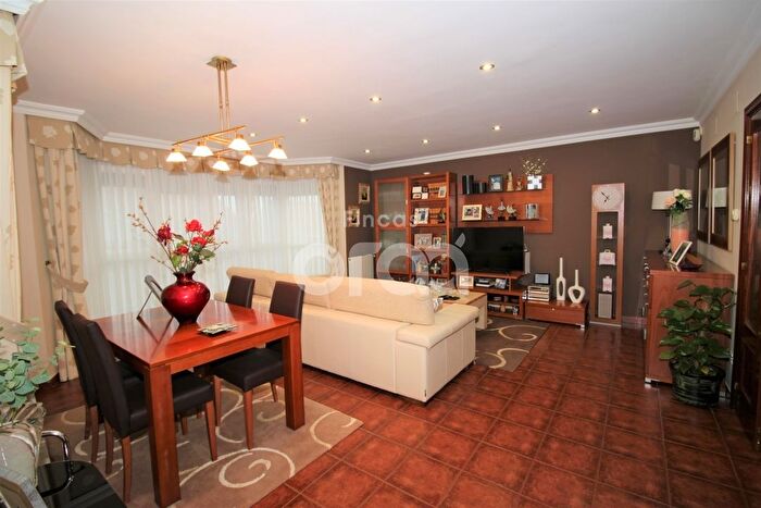 Casas en venta y pisos alquiler - 2