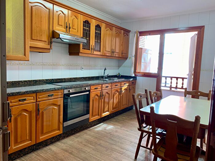 Casas en venta y pisos alquiler - 1