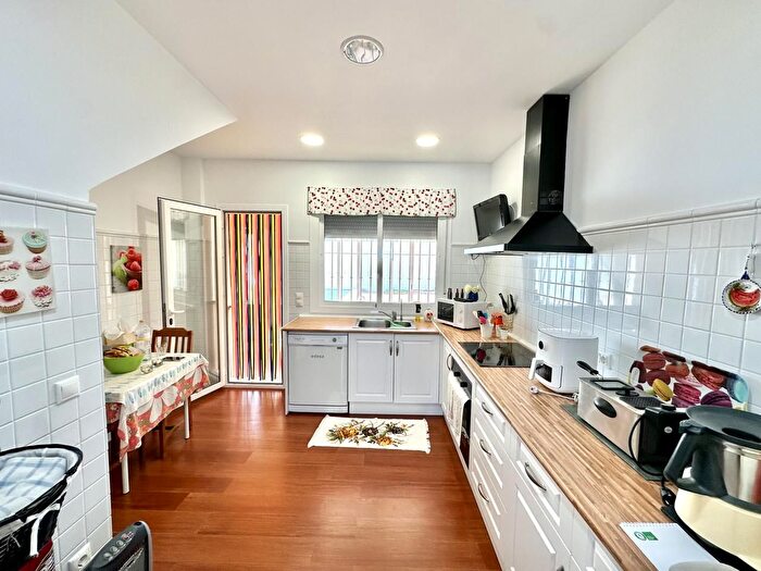 Casas en venta y pisos alquiler - 2