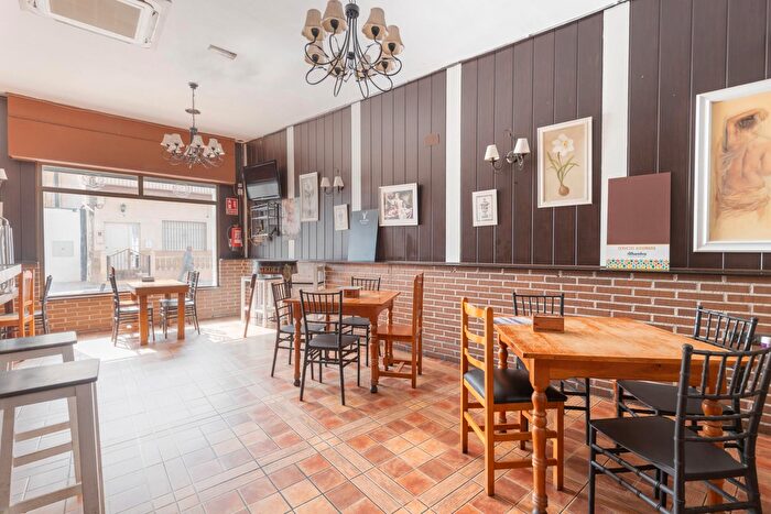 Casas en venta y pisos alquiler - 1