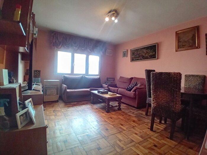 Casas en venta y pisos alquiler - 2