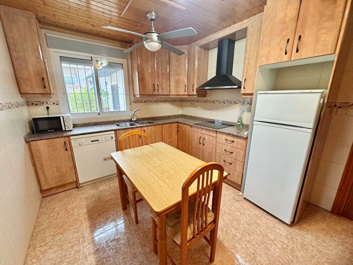Casas en venta y pisos alquiler - 1