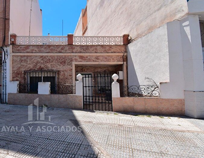 Casas en venta y pisos alquiler - 3