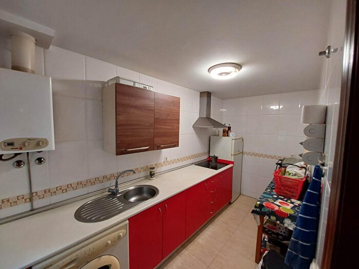 Casas en venta y pisos alquiler - 1