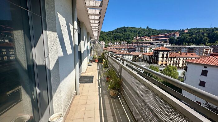 Casas en venta y pisos alquiler - 2