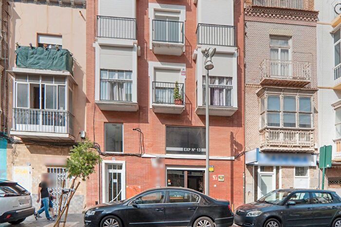 Casas en venta y pisos alquiler - 1
