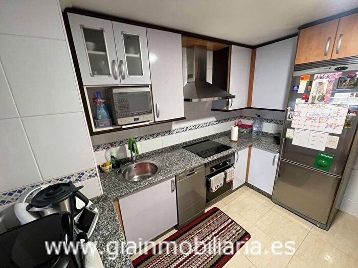 Casas en venta y pisos alquiler - 1