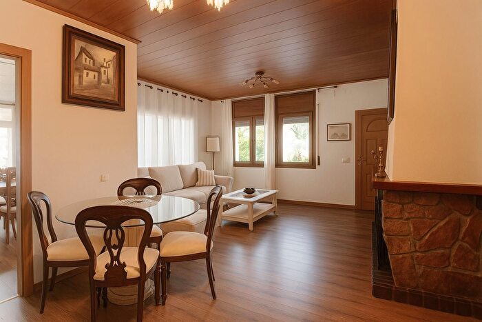 Casas en venta y pisos alquiler - 3