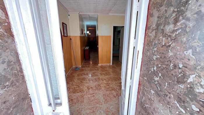Casas en venta y pisos alquiler - 1