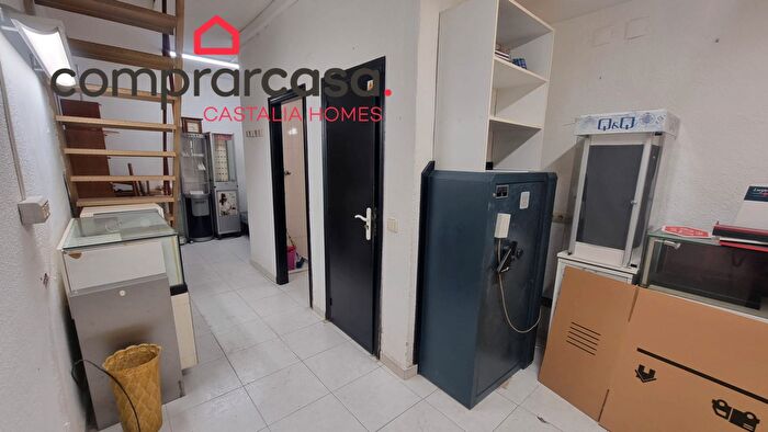 Casas en venta y pisos alquiler - 3