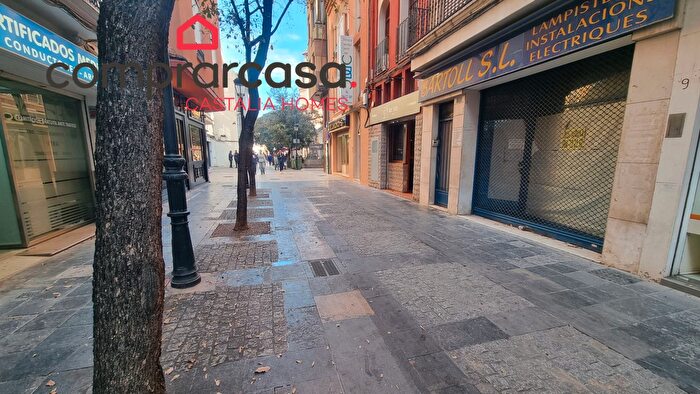 Casas en venta y pisos alquiler - 1
