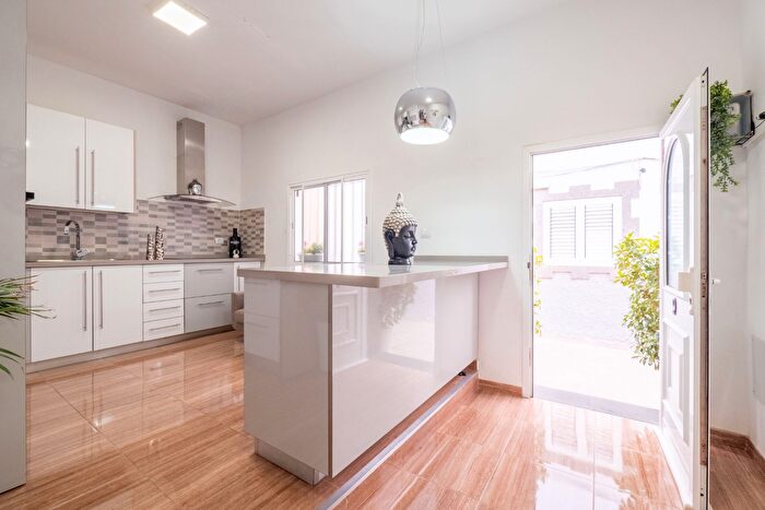 Casa en venta en Ingenio pueblo, Ingenio de 2 habitaciones