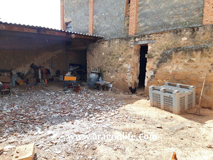 Casas en venta y pisos alquiler - 3