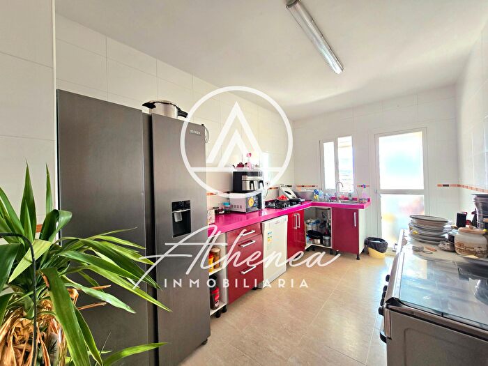 Casas en venta y pisos alquiler - 3