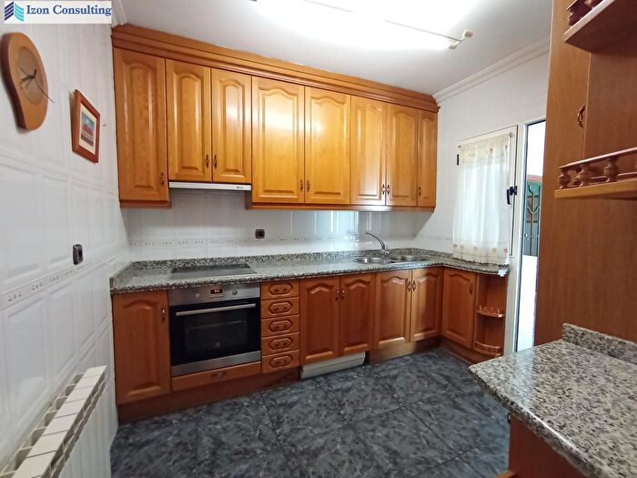 Casas en venta y pisos alquiler - 3