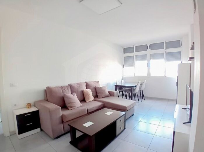 Piso en alquiler en Carretera de Cádiz, Parque Ayala Jardín de la Abadía Huelín de 3 habitaciones