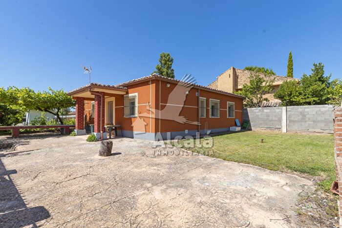 Casas en venta y pisos alquiler - 1