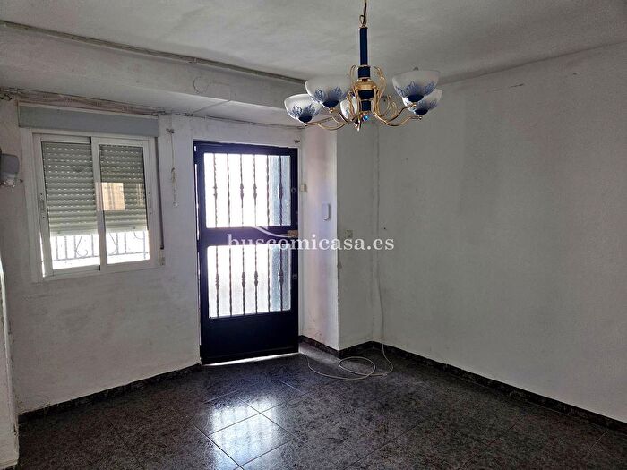 Casas en venta y pisos alquiler - 1