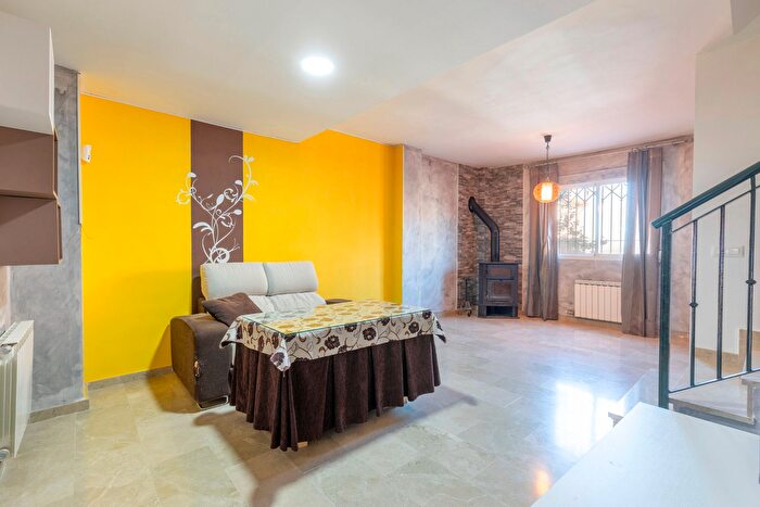 Casas en venta y pisos alquiler - 3