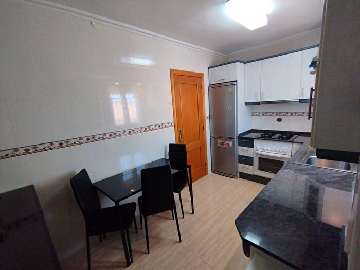 Casas en venta y pisos alquiler - 2