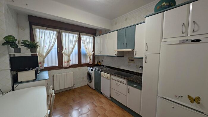 Casas en venta y pisos alquiler - 1