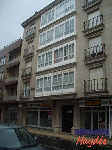 Piso en alquiler en Melide, A Coruña de 4 habitaciones