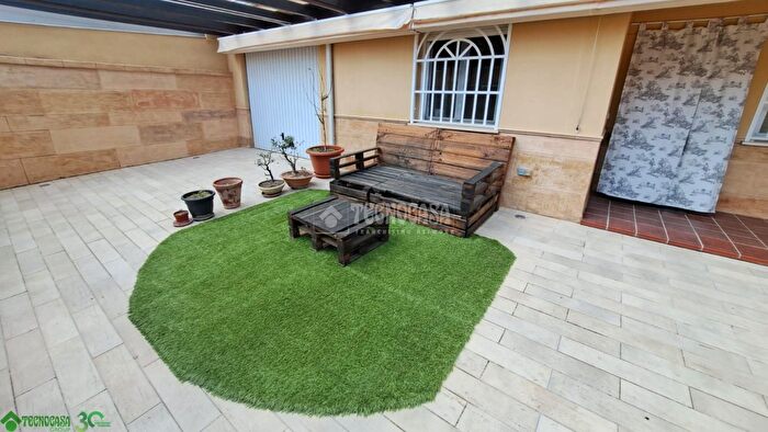 Casas en venta y pisos alquiler - 3
