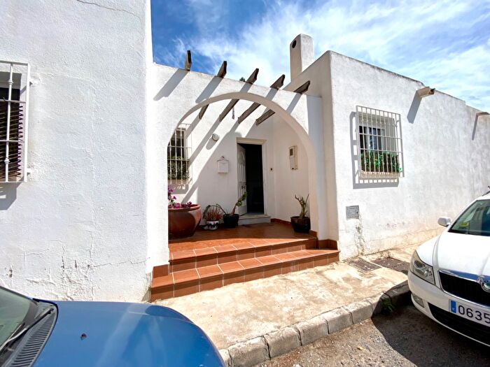 Casa en venta en Retamar, Almería Capital de 4 habitaciones
