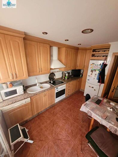 Casas en venta y pisos alquiler - 3