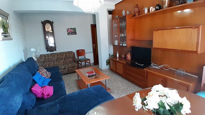 Casas en venta y pisos alquiler - 3
