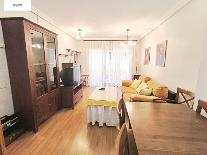 Casas en venta y pisos alquiler - 1