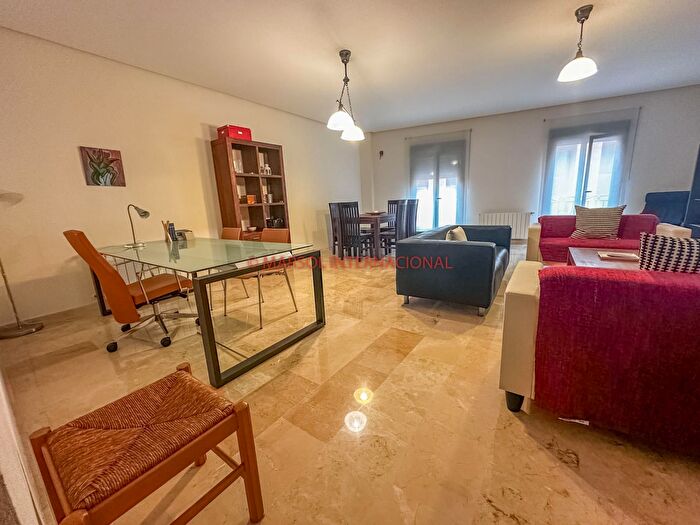 Casas en venta y pisos alquiler - 1