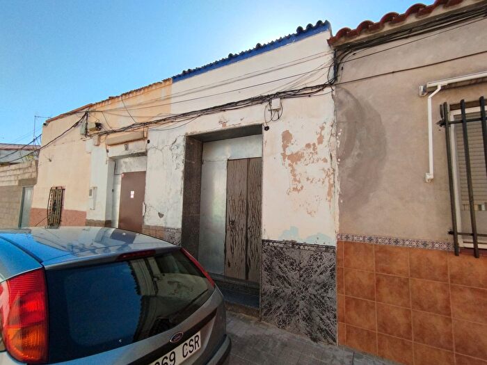 Casas en venta y pisos alquiler - 1
