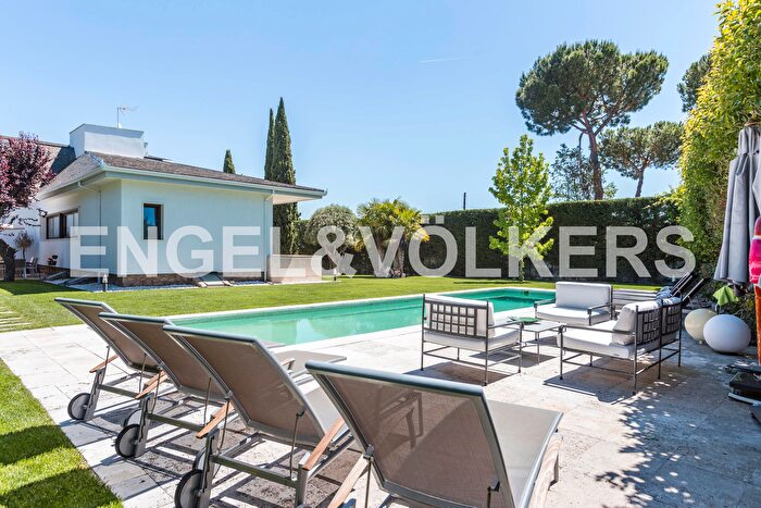 Casa en venta en Zona Monte El Pilar, Majadahonda de 5 habitaciones