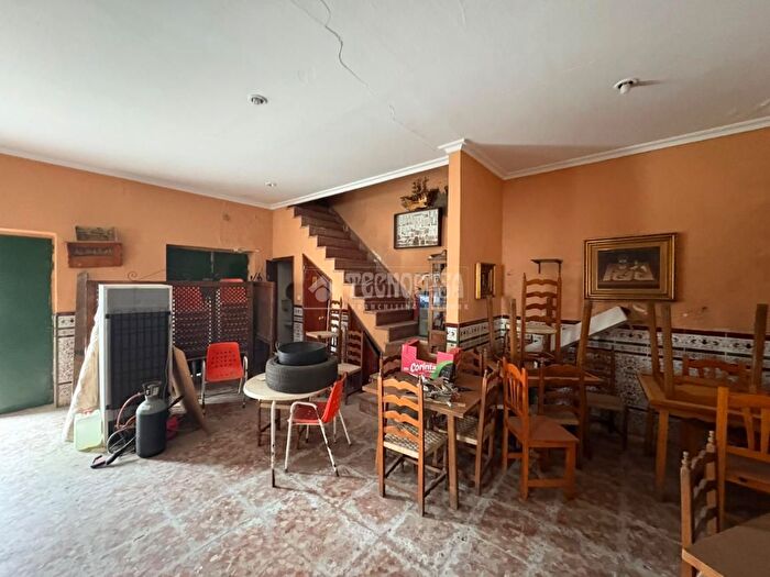 Casas en venta y pisos alquiler - 3