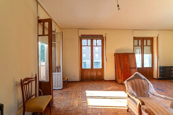 Casas en venta y pisos alquiler - 1