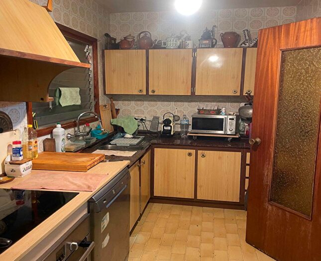 Casas en venta y pisos alquiler - 3